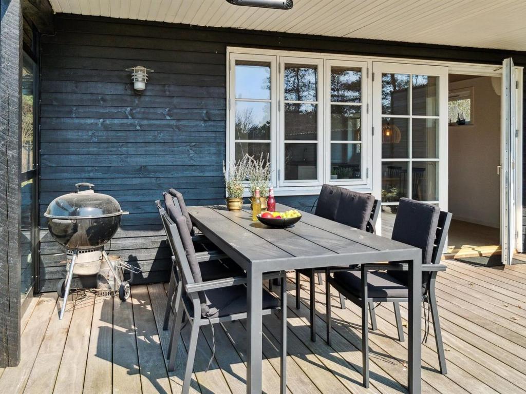 Balkón nebo terasa v ubytování Holiday Home Peadda - 150m from the sea by Interhome
