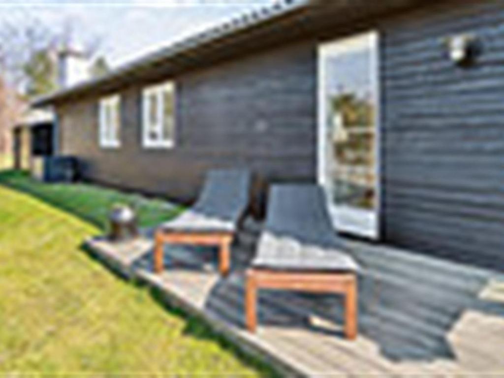 Zahrada ubytování Holiday Home Peadda - 150m from the sea by Interhome