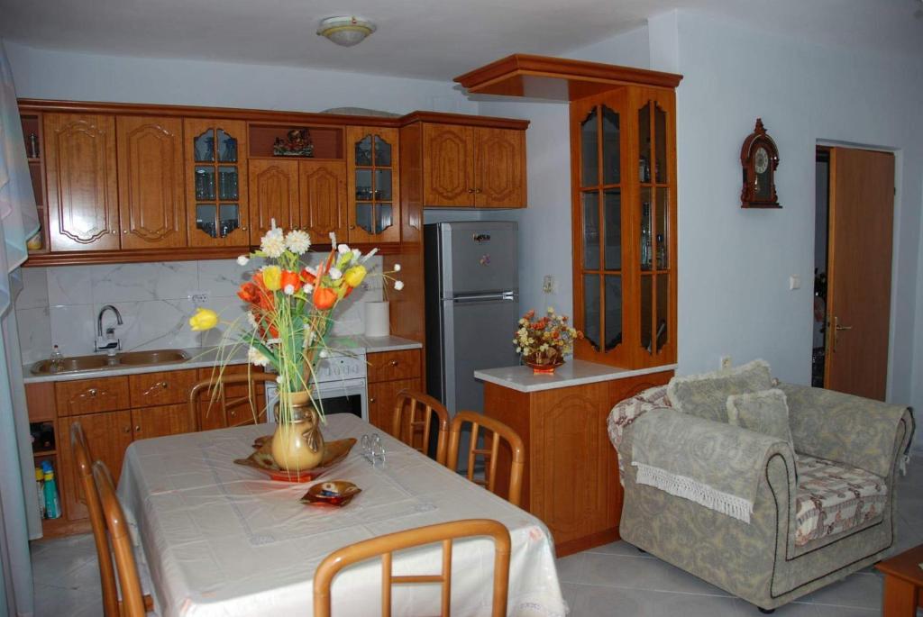Kuchyň nebo kuchyňský kout v ubytování The Hill Apartment