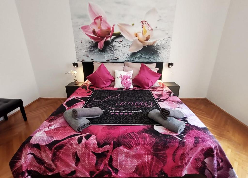 Posteľ alebo postele v izbe v ubytovaní Orchidea Apartment Split in the Centre