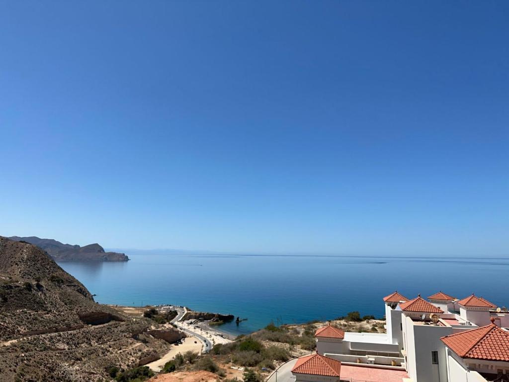 bel appartement équipé et spacieux avec vue magnifique sur mer