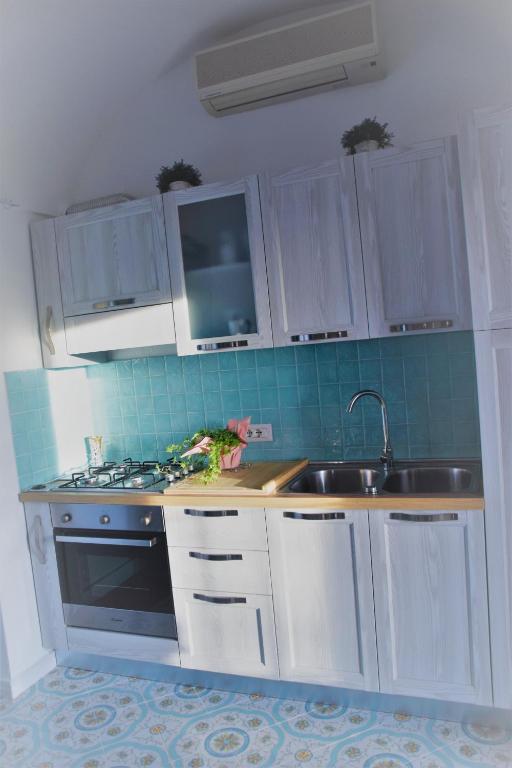 Kuchnia lub aneks kuchenny w obiekcie villa damecuta B&B