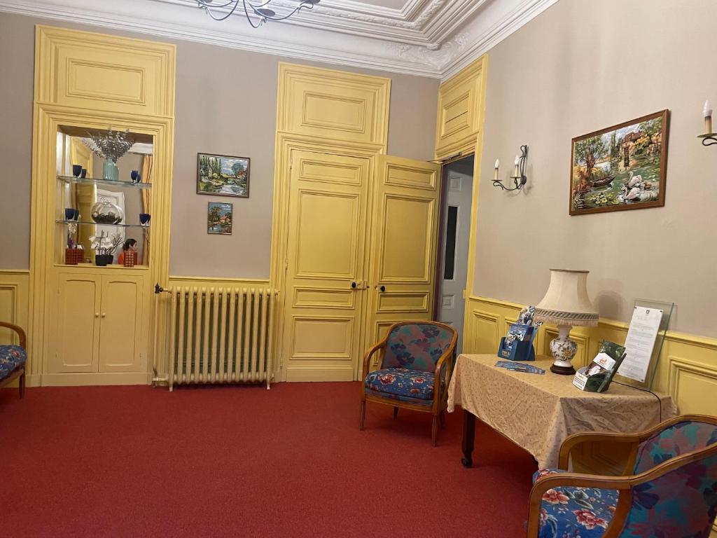 Fotografie z fotogalerie ubytování Hotel LE BEAU SITE v destinaci Gien
