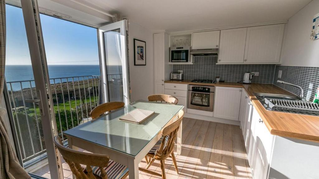 Chesil Beach Lodge Burton Bradstock Dorset DT64RJ - Two-Bedroom Apartment