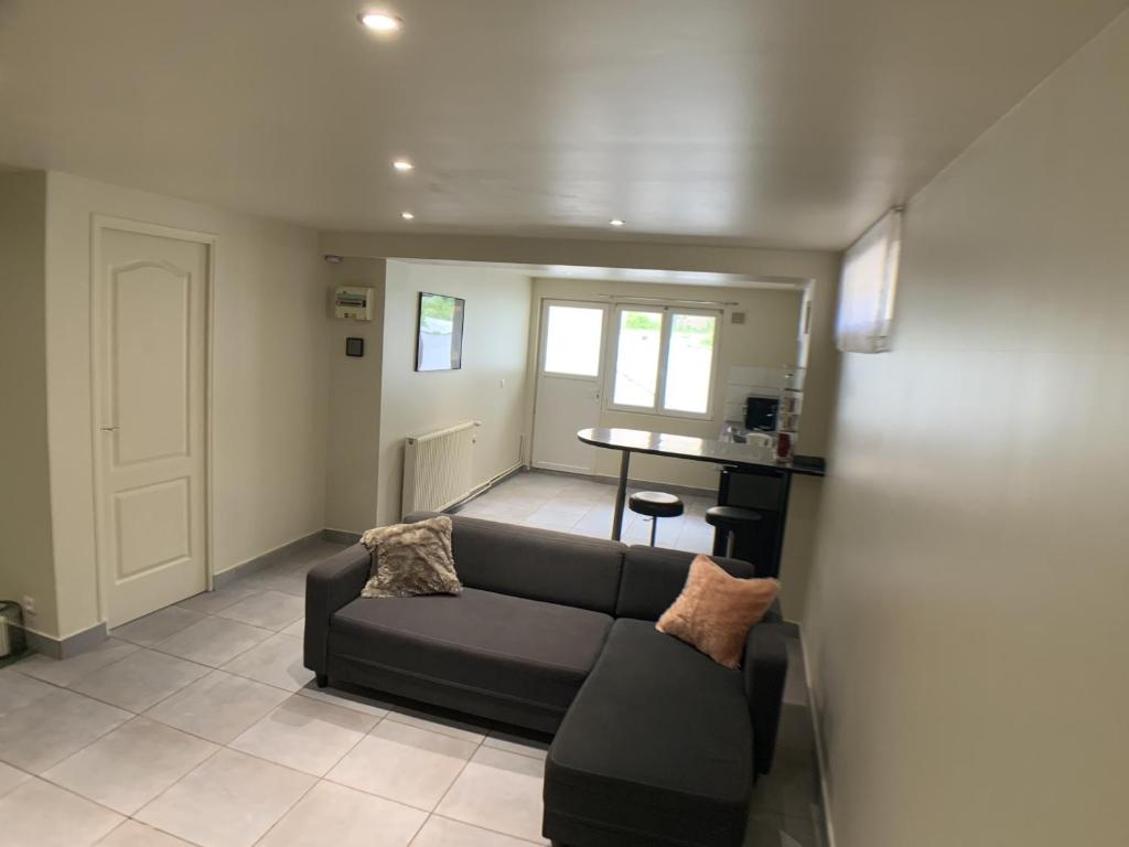 Appartement cosy proche Roissy CDG Astérix DisneyLand Paris - Apartamento Con Vista Al Jardín