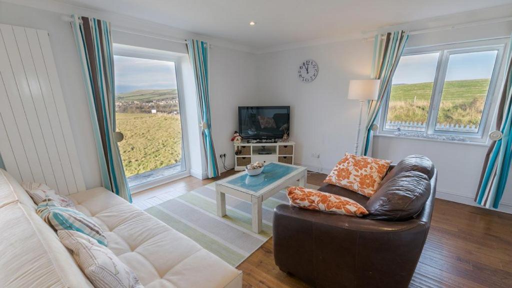 Chesil Beach Lodge Burton Bradstock Dorset DT64RJ - Apartment With Sea View