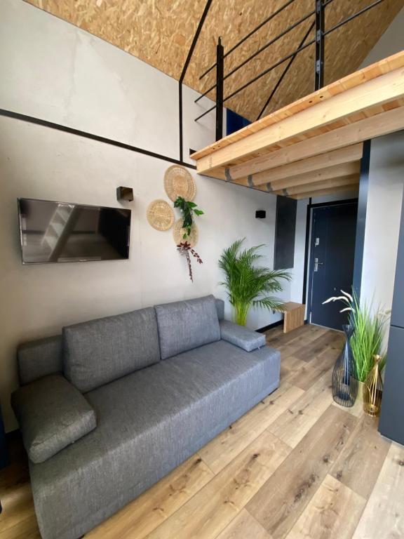 
Apartment with Lake View
