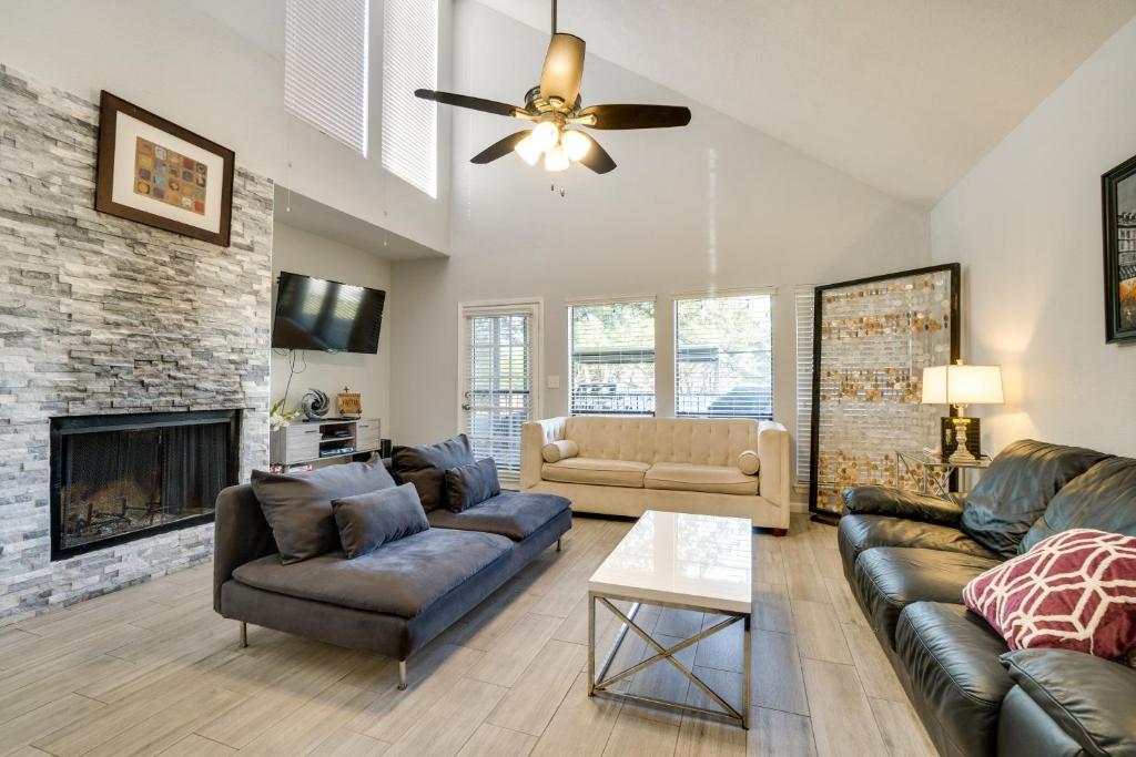 PetFriendly Lakeway Condo Less Than 1 Mi to Water! (USA Lakeway