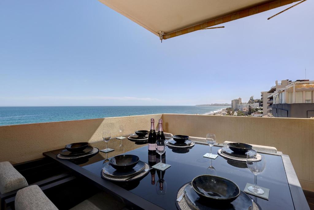 Front Row Penthouse Apartment on Carvajal Beach