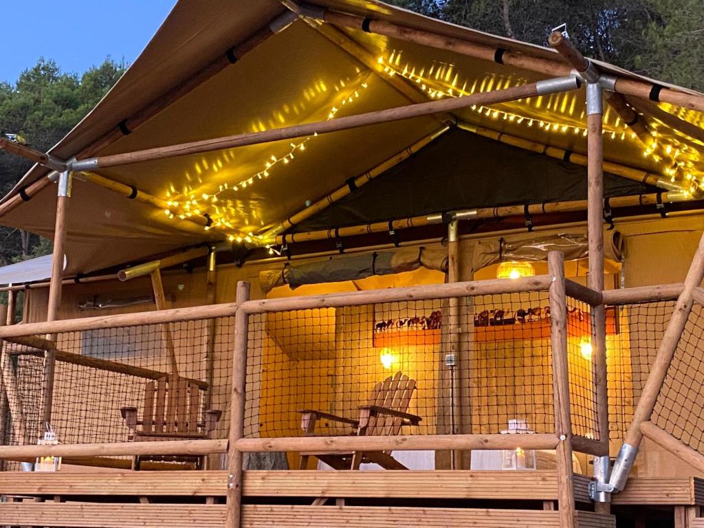 Balkón nebo terasa v ubytování Glamping VALL de CODÓ