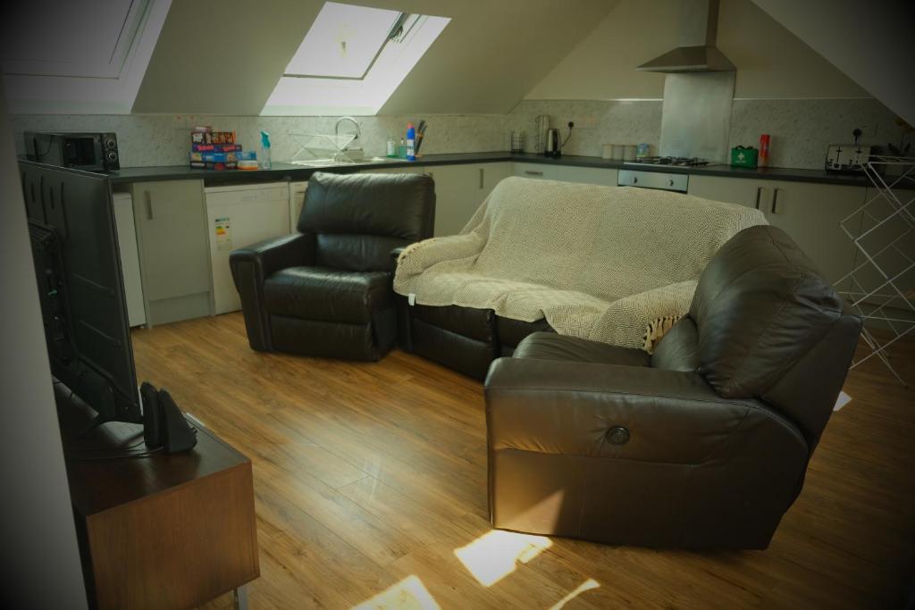 Guest House Clapham South Station by Pink Property Consultants, London