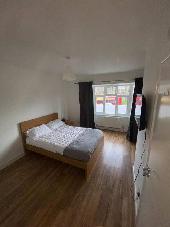 Guest House Clapham South Station by Pink Property Consultants, London