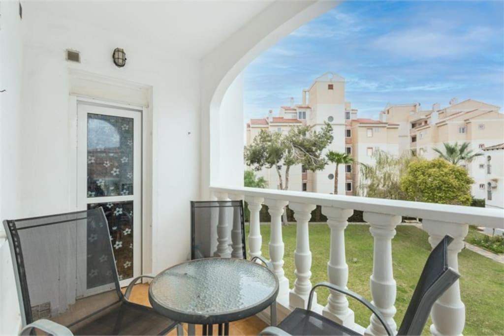 https://cf.bstatic.com/xdata/images/hotel/max1024x768/452867732.jpg?k=7567e66818ad721570e70ab8f1946671e2d36e9befc7f699bf4d4b41943db7f4&o=&hp=1