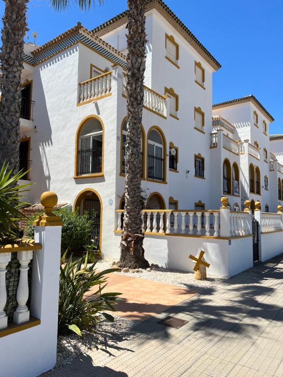 Bright Apartment in Molino Blanco La Zenia, Playas de Orihuela (updated