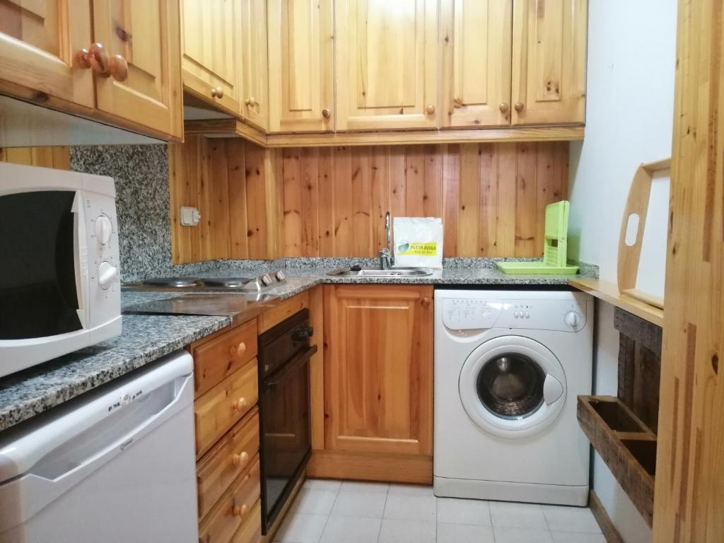 Kuchyňa alebo kuchynka v ubytovaní Apartamento Besiberri 7 planta baja con terraza