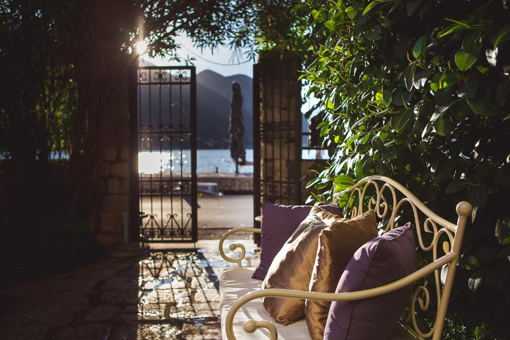 Rõdu või terrass majutusasutuses Palazzo Radomiri Heritage Boutique Hotel