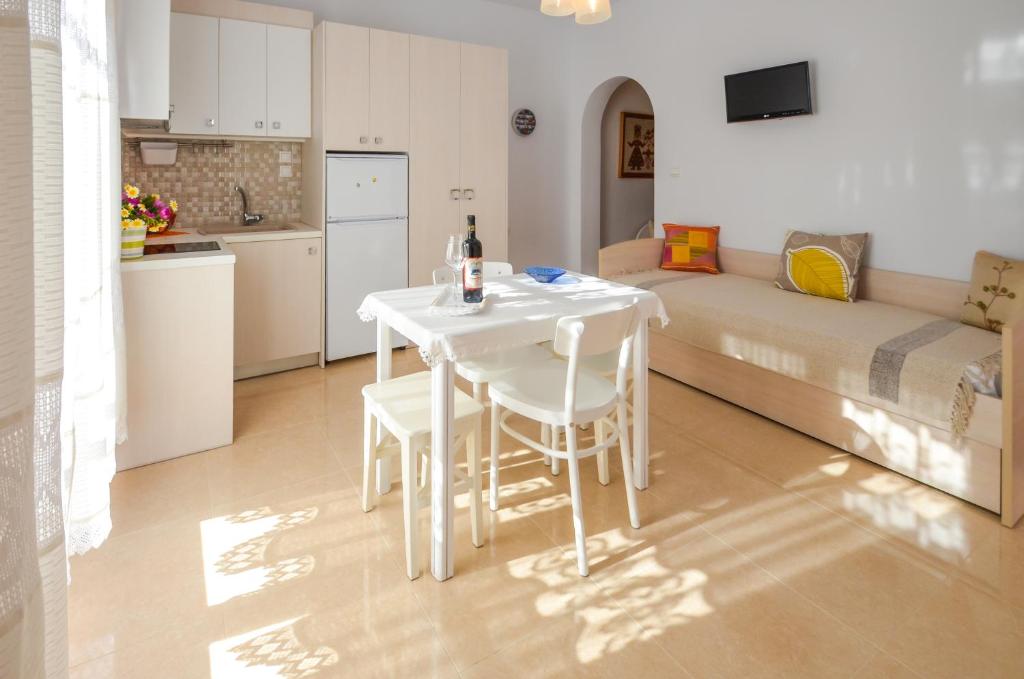 Kuchyň nebo kuchyňský kout v ubytování Villa Mary Elen