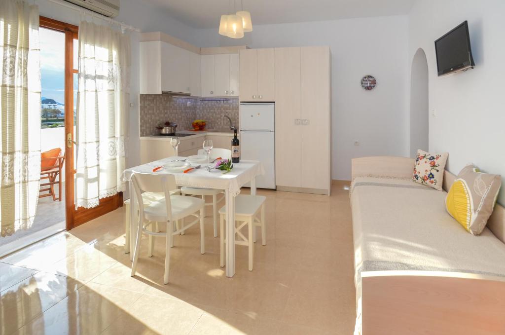 Kuchyň nebo kuchyňský kout v ubytování Villa Mary Elen