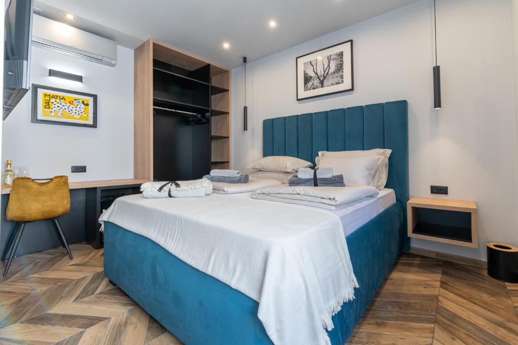 West Coast Deluxe Rooms - 5