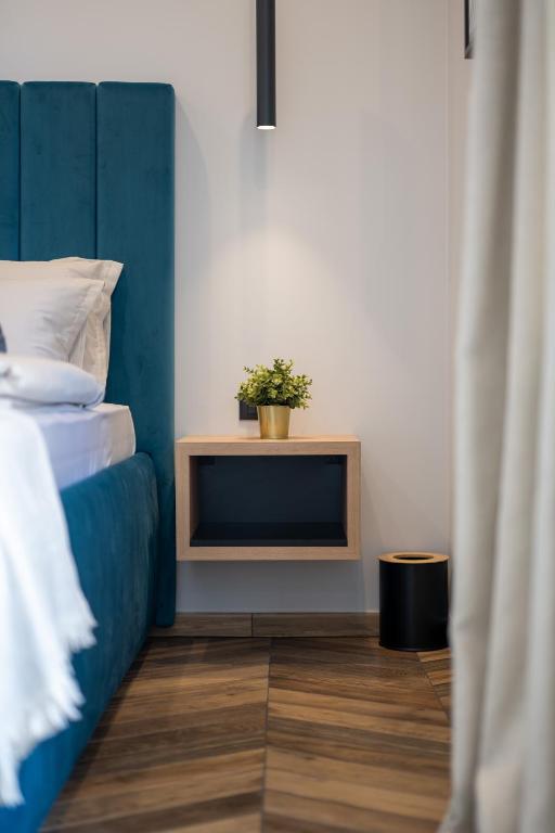 West Coast Deluxe Rooms - 14