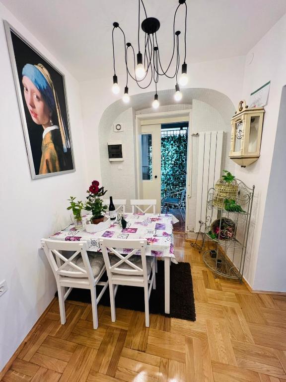 Фотография из галереи Downtown secret apartment в Загребе