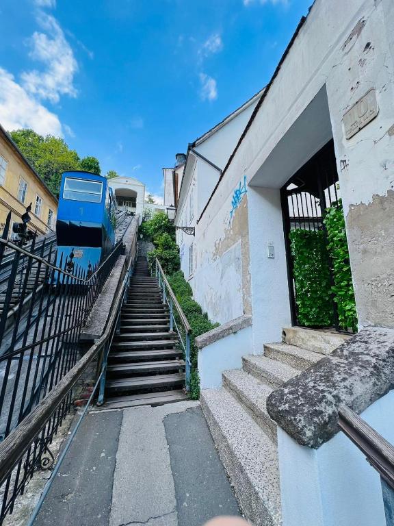 Фотография из галереи Downtown secret apartment в Загребе