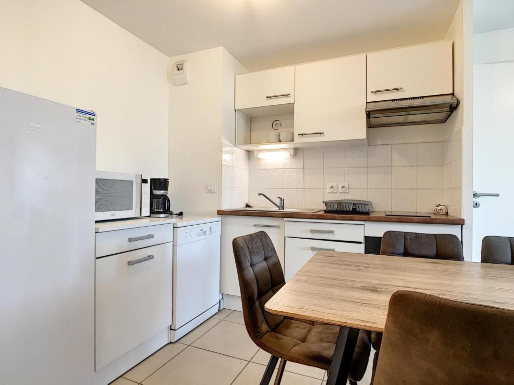 Fotografia z galérie ubytovania Spacieux T2 avec Terrasse, Parking Privé, à 2 min de la Plage ! - FR-1-715-24 v destinácii Mauguio
