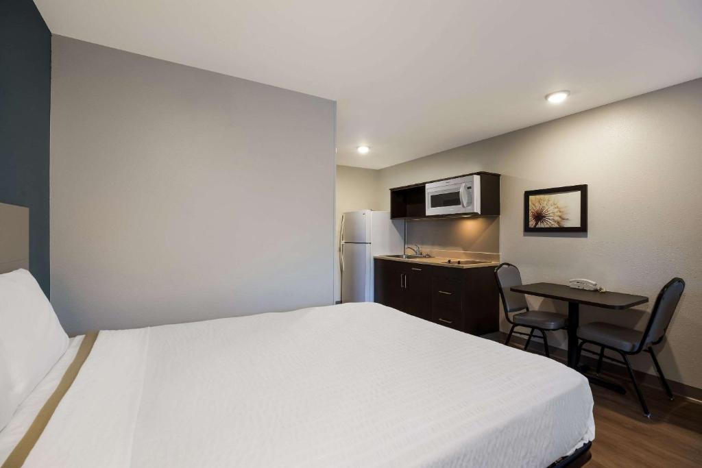 WoodSpring Suites Orlando North - Maitland photo