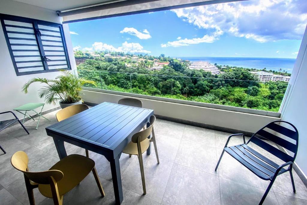 Near Papeete modern apartment with sea view - photo 2 - Tahiti, Polynésie
