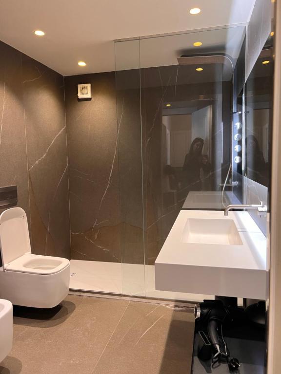 A bathroom at Duomo Housing Catania Le Suites