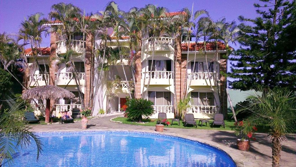 Bazén v ubytování Hotel Voramar nebo v jeho okolí