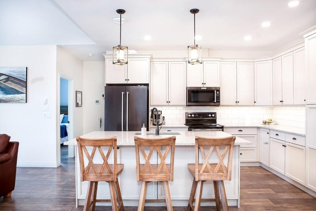 Burgundy Cottage 22 at The Cottages on Osoyoos Lake, Canada