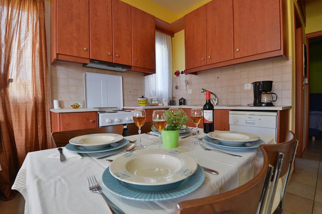 Kuchyň nebo kuchyňský kout v ubytování MELISSANTHI FARM HOUSE-RIGANI
