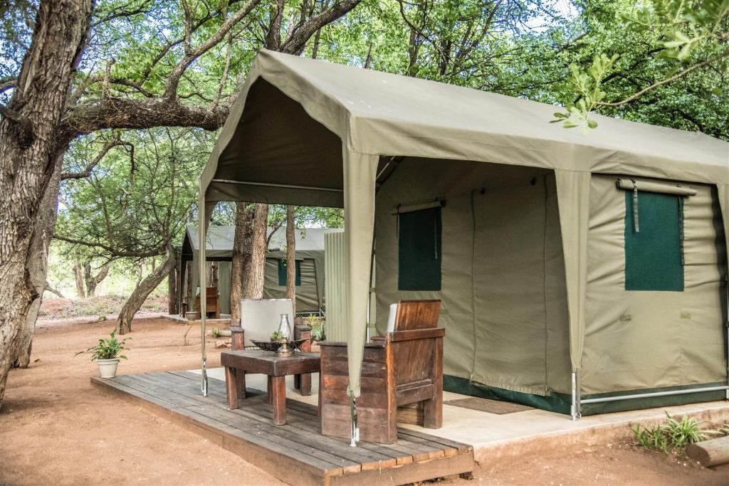 Budova, kde se the luxury tent nachází