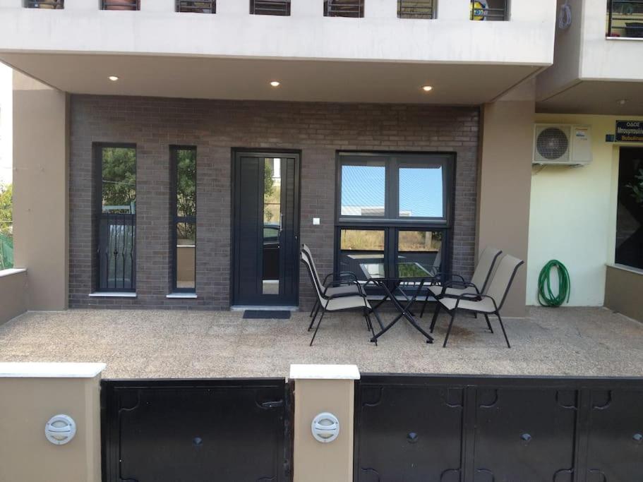 Μπαλκόνι ή βεράντα στο LUX groundfloor apartment in coastal N.Michaniona