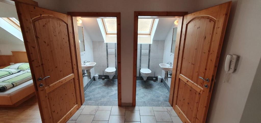 Koupelna v ubytování Landhaus Zitz
