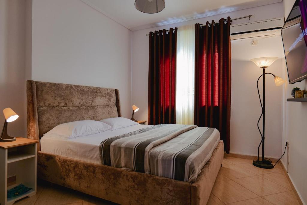 Urban GatAway Apartment - Image 1