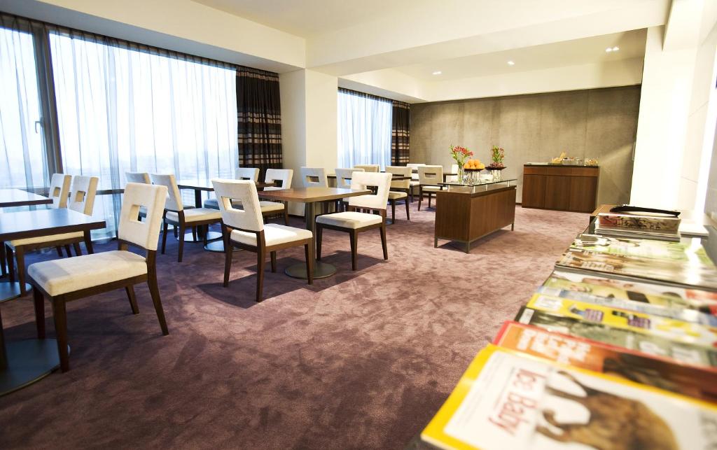 Ramada Plaza by Wyndham Suwon - Executive King Room