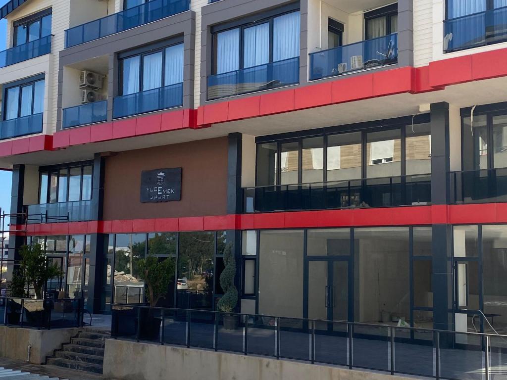 Budova, kde se aparthotel nachází
