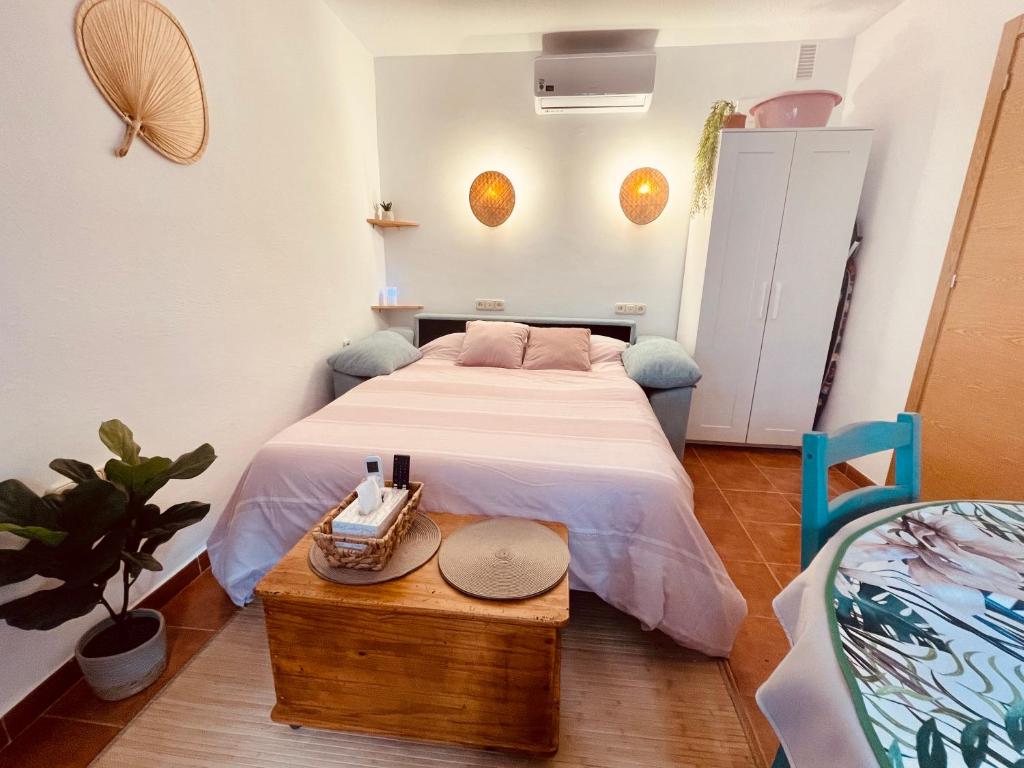Postel nebo postele na pokoji v ubytování Casa Lucia Albaicin con terraza