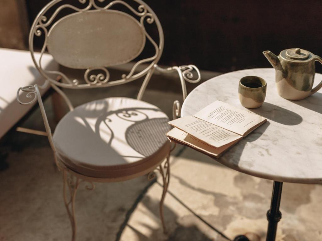 Mona Athens - Resim 40