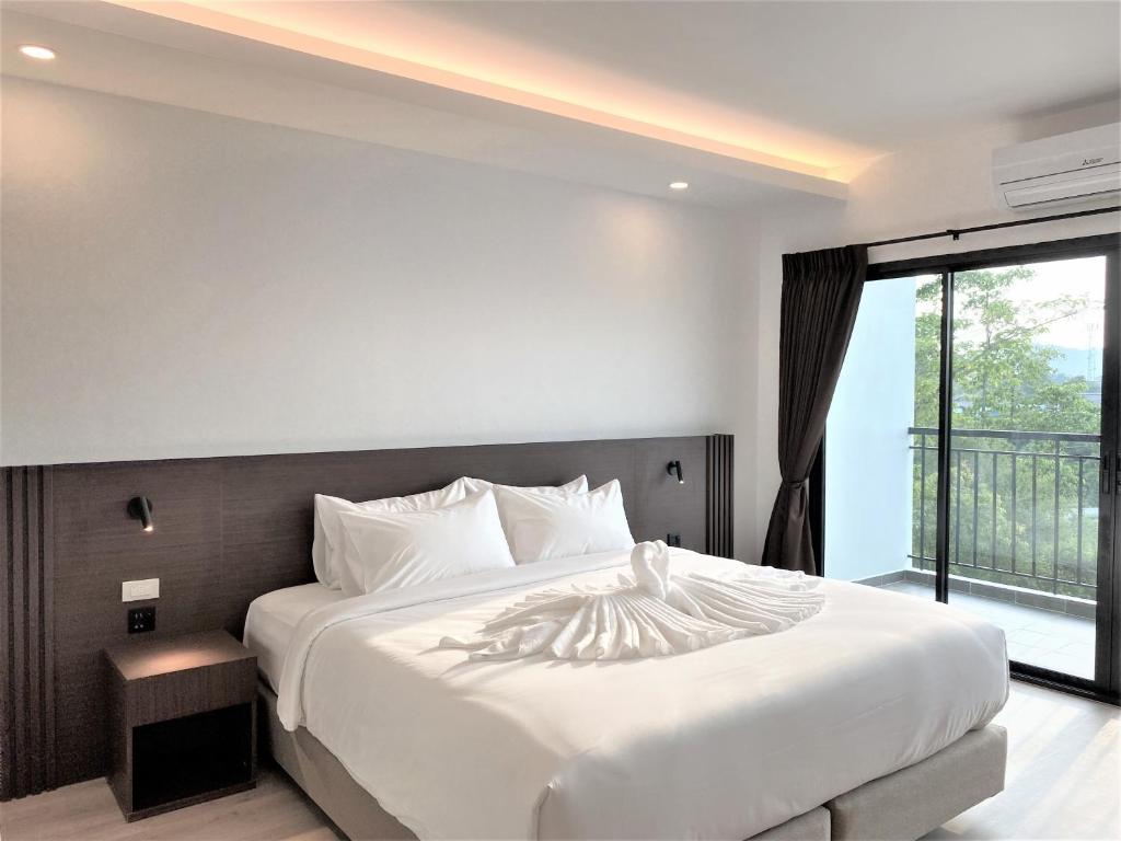 GEEN Hotel Chonburi - Luxe Tweepersoonskamer Met Bad