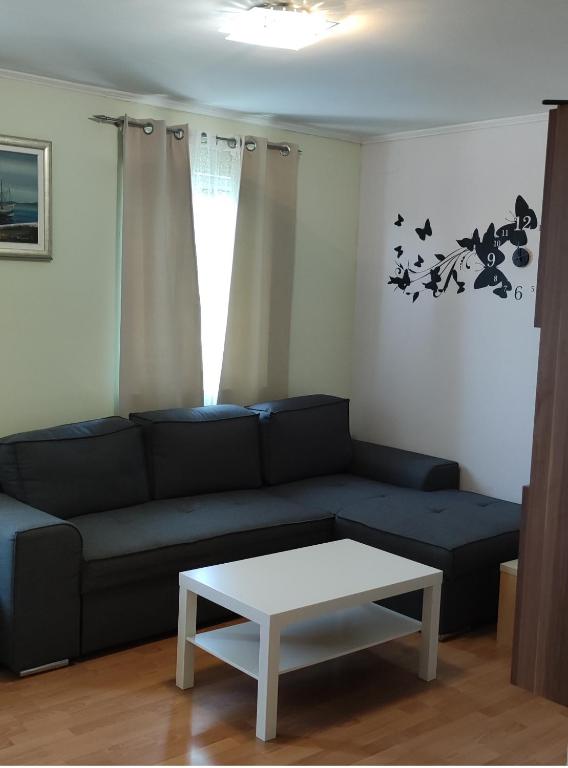 Apartments Dalamar - Apartamento De Tres Dormitorios Con Terraza