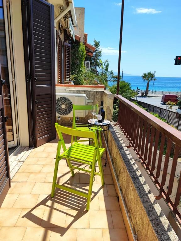 Villetta con terrazza sul mare Santa Margherita Marina, Messina – Prezzi  aggiornati per il 2023