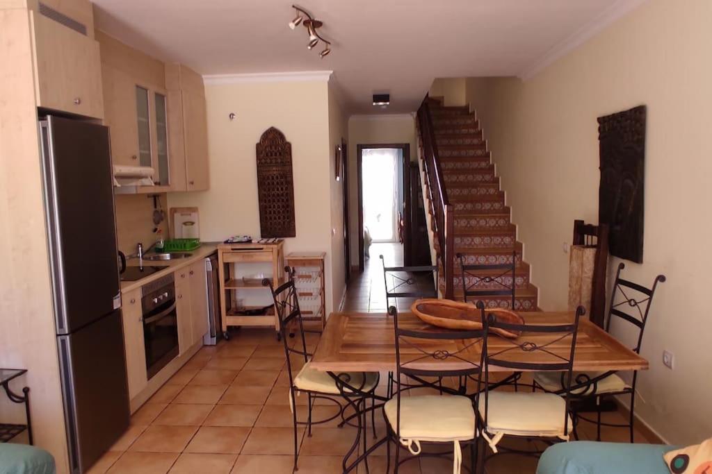 Kuchyň nebo kuchyňský kout v ubytování Villa Paraiso, El Sultán, Corralejo, Fuerteventura