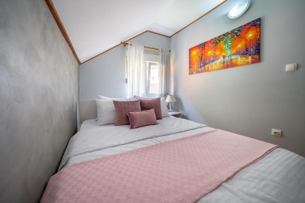 Кровать или кровати в номере Apartment with sea view