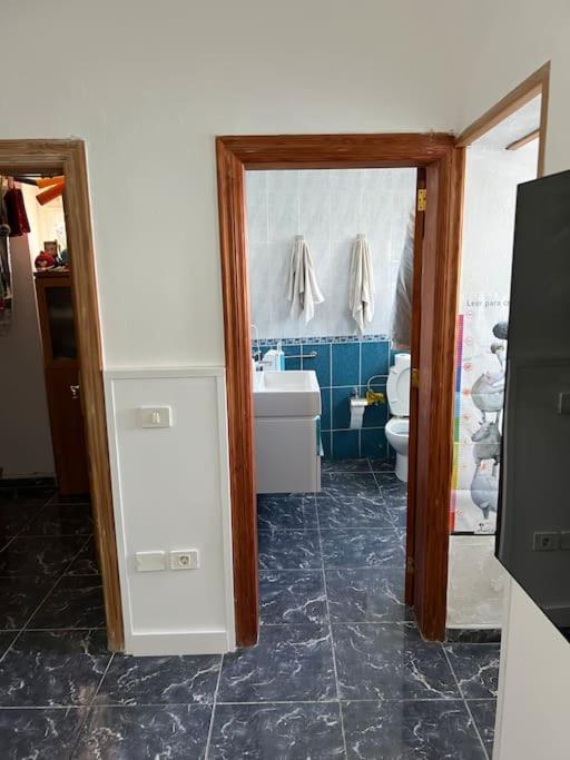 Kuchyňa alebo kuchynka v ubytovaní CLAUDIA Puertito de Adeje - 2 bedrooms, 70mq, on the beach