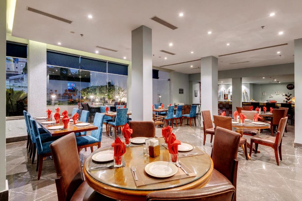 Restaurace v ubytování Amarpreet, Chhatrapati Sambhajinagar - AM Hotel Kollection