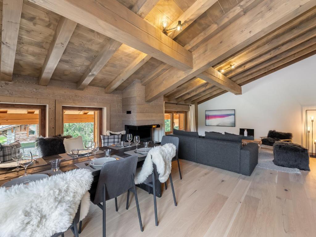 Posedenie v ubytovaní Appartement élégant près des pistes avec sauna, hammam, salle de sport et parking couvert - FR-1-569-47