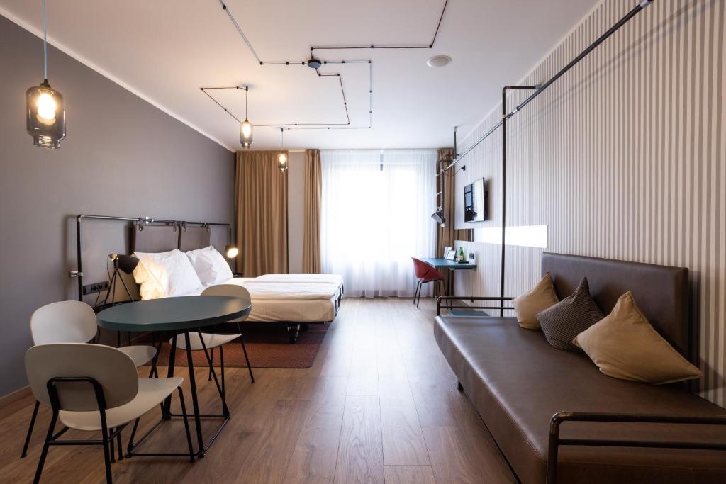 
Triple Room with Private Bathroom
